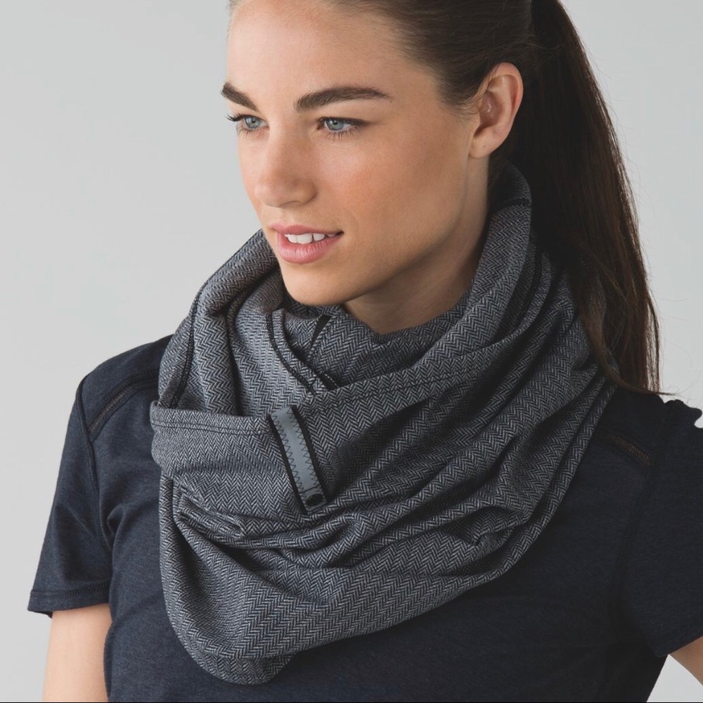 Lululemon Vinyasa Scarf